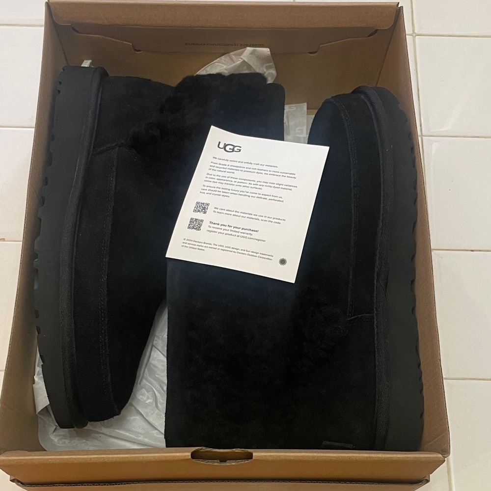Ugg classic mini Snugscape boots